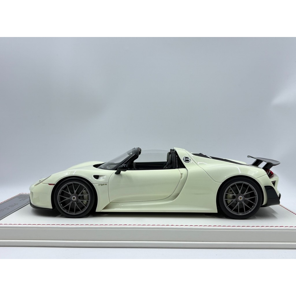 Dino Model DM 1/18 Porsche 918 SpyderOryx White Luminous White No.: 03/20