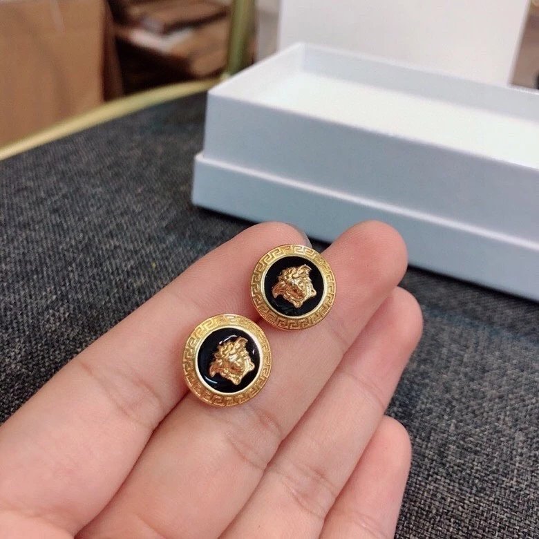 ((เวอร์ชั่นท็อป) ต่างหูหัว Versace สไตล์ใหม่หรูหรา ต่างหูแฟชั่นทุกคู่ พร้อมสต็อก