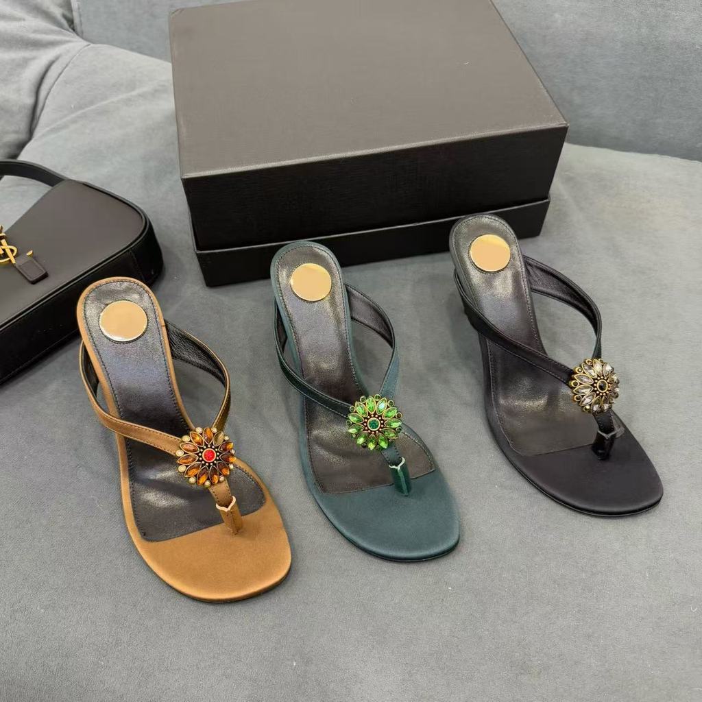 MOZP Y/S Summer new style rhinestone camellia buckle low-heel sandals, satin thong fashion sandals, 