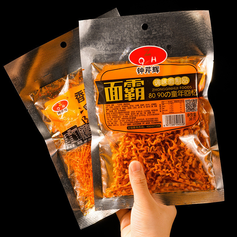 钟芹辉辣面霸辣条童年儿时怀旧小零食金丝条麻辣丝香辣休闲小吃202608031 Zhongqinhui Spicy Noodle Snacks - Nostalgic Childhood Snacks,