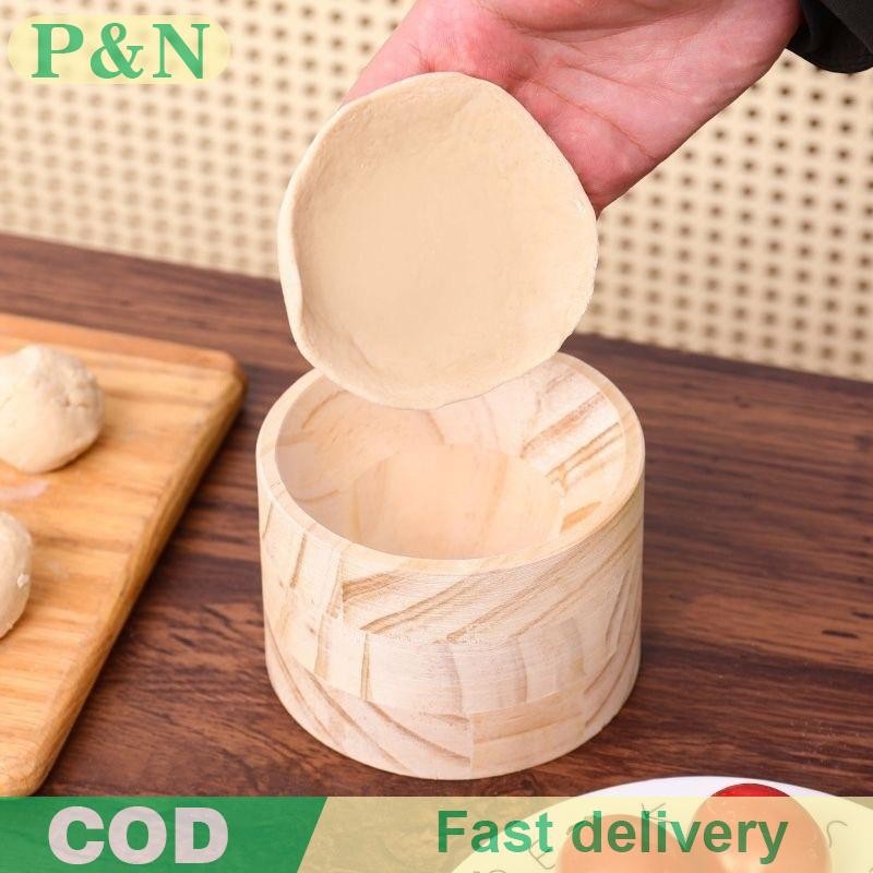 [P&N] เครื่องทําเกี๊ยวไม้เครื่องมือกดแม่พิมพ์ไม้และคู่มือแป้งผิว Presser พายมือ Rolling Tool Quick Dumpling Wrapper Maker [cod]