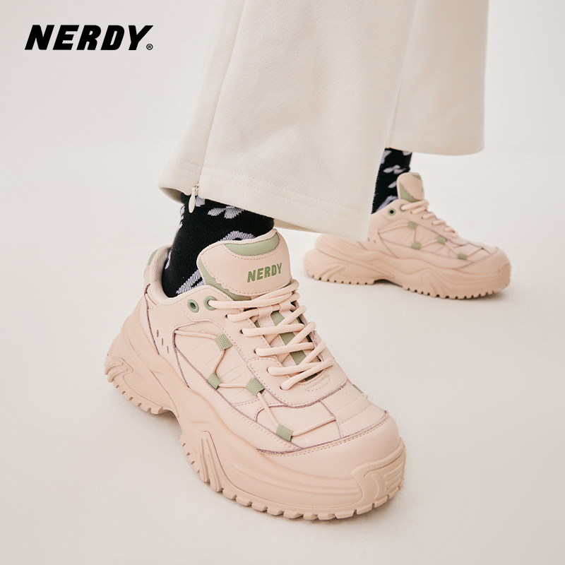 NERDY2022 ฤดูใบไม้ร่วงผลิตภัณฑ์ใหม่รองเท้าพ่อผู้หญิงกีฬารองเท้าลําลองเพิ่มความสูงทั้งหมด