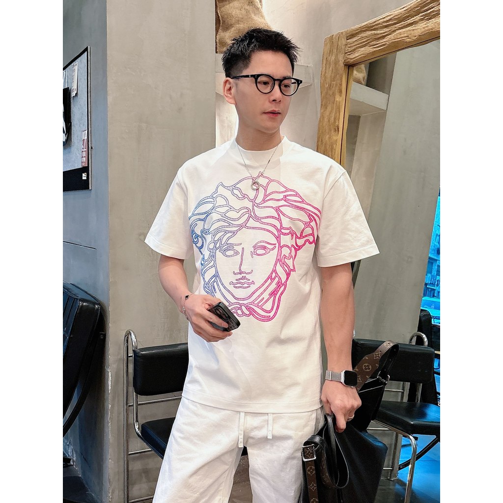 Versace เสื้อยืด/Versace tee พิมพ์แขนสั้นผู้ชายผู้หญิงเสื้อยืดแขนสั้นธุรกิจเสื้อยืด Sweat-Absor