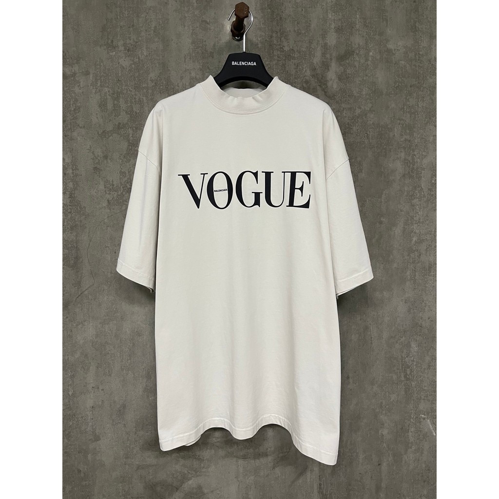 2026Balenciaga พิมพ์เสื้อยืดผู้ชายผู้หญิงแขนสั้นเสื้อลําลองยืด Commuter เสื้อยืดฟิตเนสสินค้าใหม่สั้น IW2S