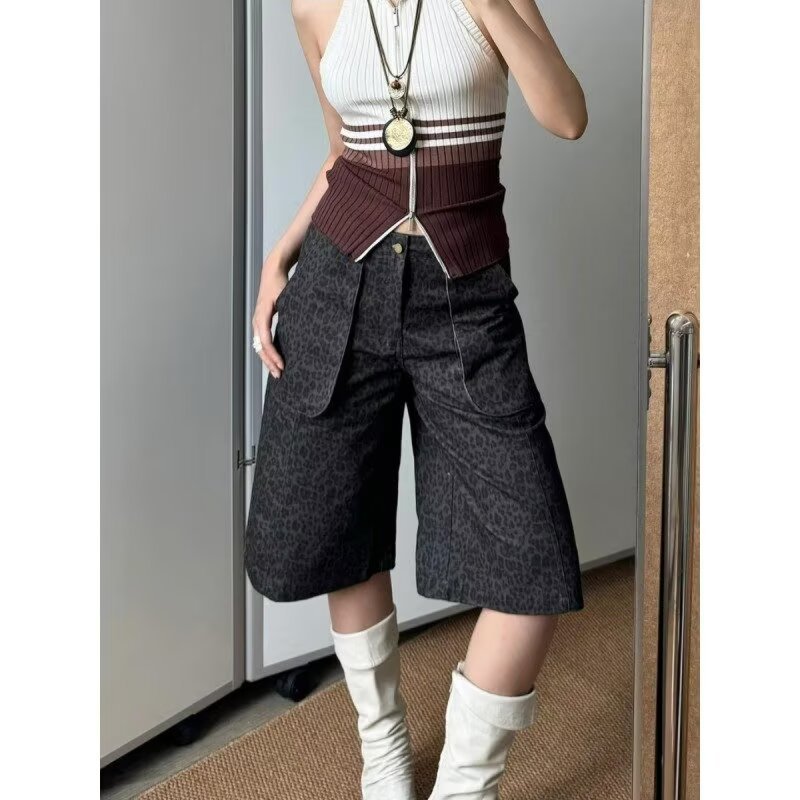 Oink oink Pleated Cargo Short Skirt ดีไซน์กระเป๋าสามมิติให้ความรู้สึกสีทึบ