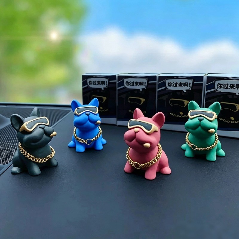 ตกแต่งรถ Cool Punk สร้อยคอ Bulldog Action Figure เครื่องประดับรถยนต์ Auto ภายใน Dashboard อุปกรณ์เสร