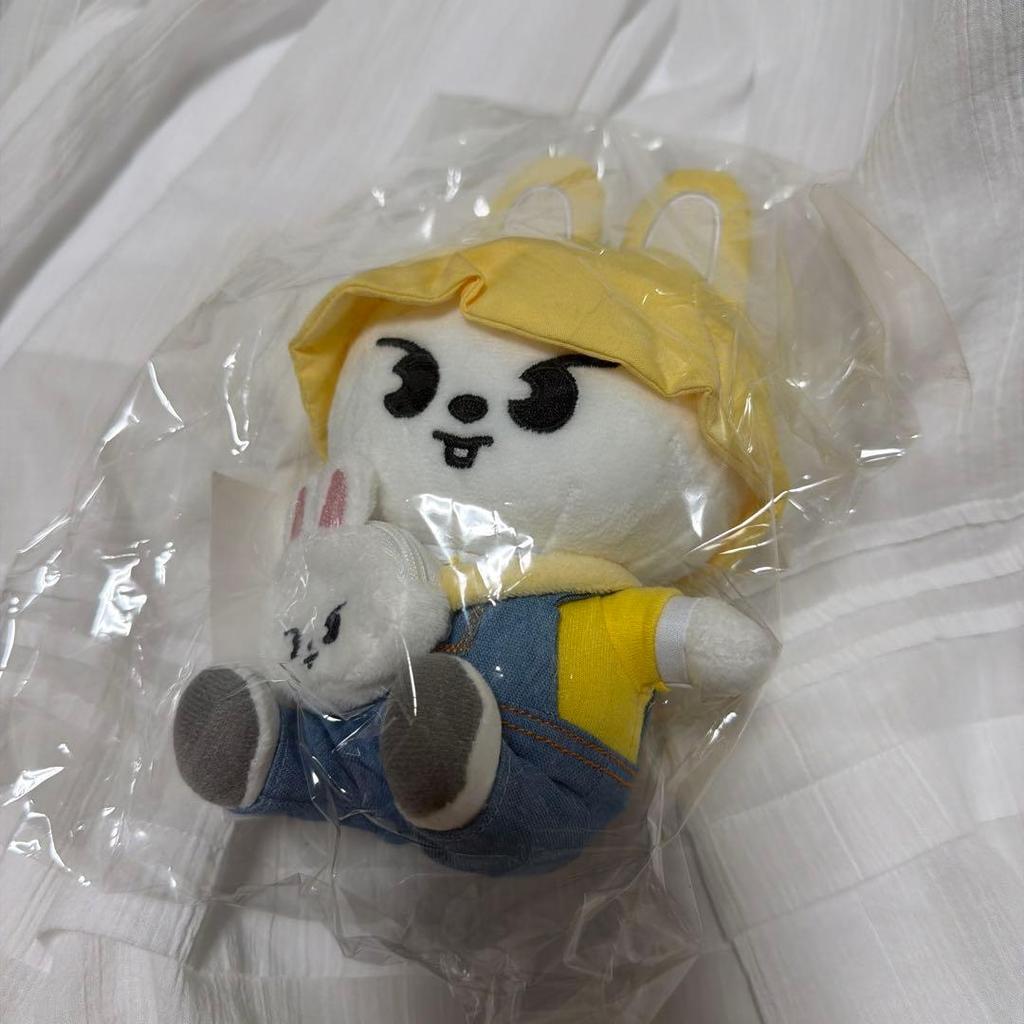 ตุ๊กตา Stray Kids SKZOO Lee Know ของแท้ พร้อมส่งจากญี่ปุ่น