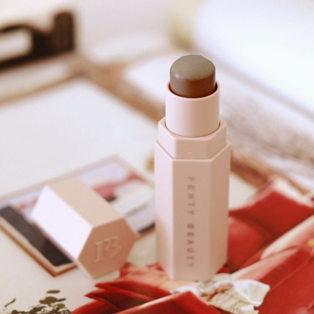 ของพร้อมส่ง🎀 Fenty Beauty Match Stix Matte Foundation Stick, 7.10 กรัม