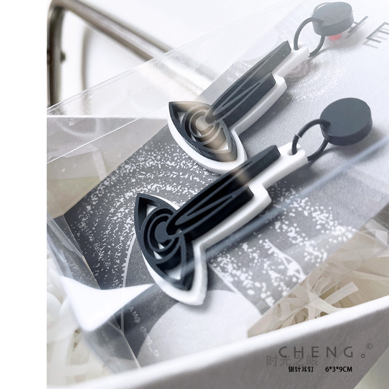 ต่างหูอะคริลิคดีไซน์ดั้งเดิม | Eyewear Design Chic