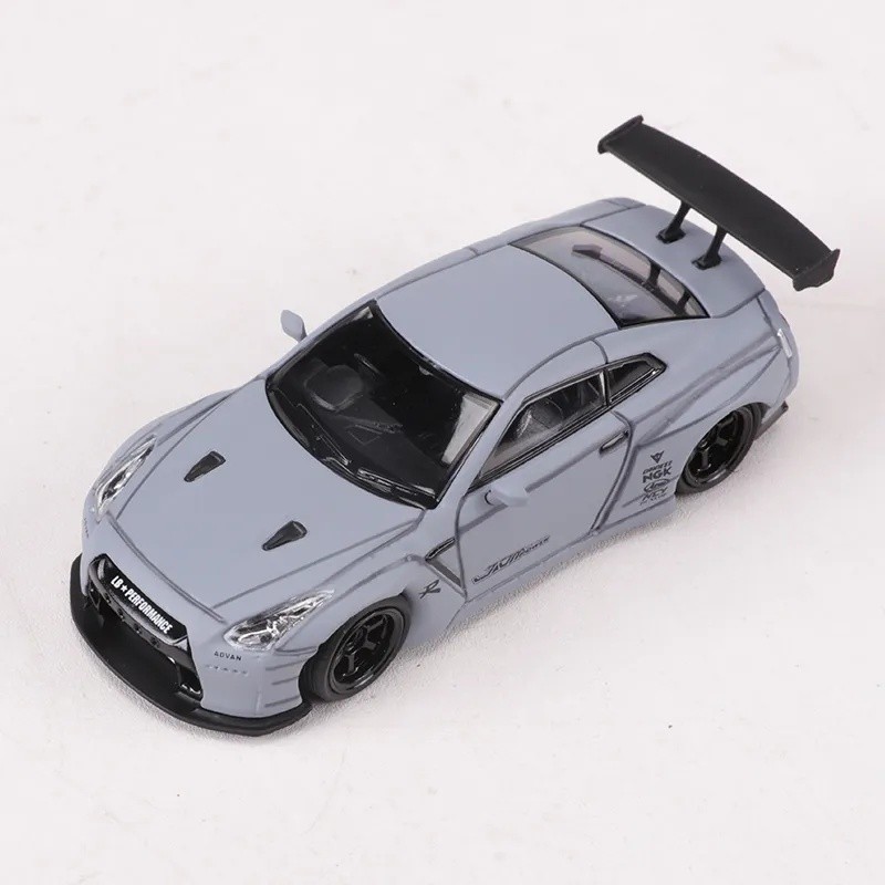 1: 64 NISSAN GTR R35 NISSAN GTR35 รุ่นดัดแปลงจําลองรถรุ่นคอลเลกชัน * 30725