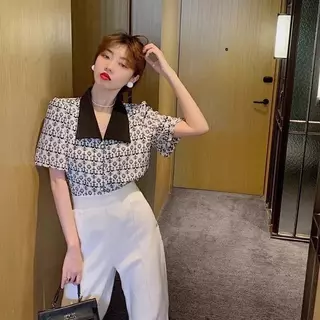 Red Berryเสื้อเชิ้ตแขนสั้นผ้าชีฟองลายดอกไม้สไตล์เรโทรฝรั่งเศสหลวมๆ ดีไซน์ฤดูร้อนสำหรับผู้หญิง99242