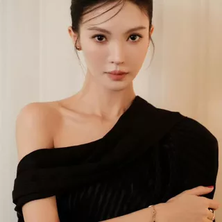 [miaom] Jin Chen สไตล์เดียวกันดอกไม้ไม่สมมาตรต่างหูสีดําแฟชั่น All-Match High-End ต่างหูต่างหูผู้หญิง