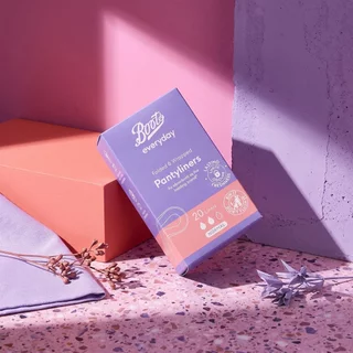 BOOTS FEMININE บู๊ทส์เฟมินีนเอฟวรี่เดย์ โฟล์ดแอนด์แรปด์แพนตี้ไลน์เนอร์สฟราแกรนซ์-นอร์มอล 20ชิ้น