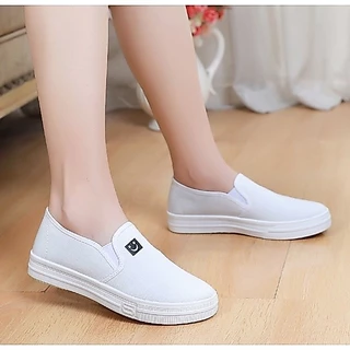 พร้อมส่ง🚚รองเท้าผ้าใบผู้หญิง สลิปออน สไตล์เรียบง่าย แฟชั่น ลำลอง ลำลอง ยืดหยุ่นได้ดี ไม่เจ็บเท้า ทนต่อการสึกหรอ P-015