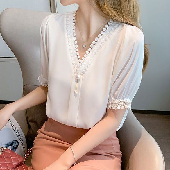 เสื้อเชิ้ตสีขาวผู้หญิงครึ่งแขนฤดูร้อนแฟชั่น Classy Age-Reduction Lace V คอสไตล์ตะวันตกเสื้อขนาดเล็ก 