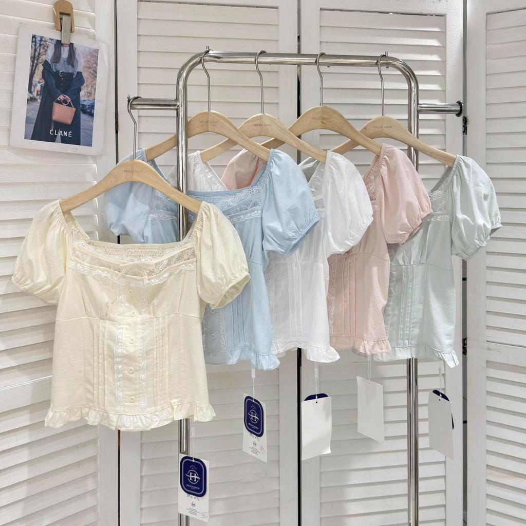Luvie top : KN.Clothes เสื้อแขนตุ๊กตา ขอบลูกไม้ คอเหลี่ยม เย็บตีเกล็ดหน้า กระดุมแต่งหลอก สม็อคหลัง HH