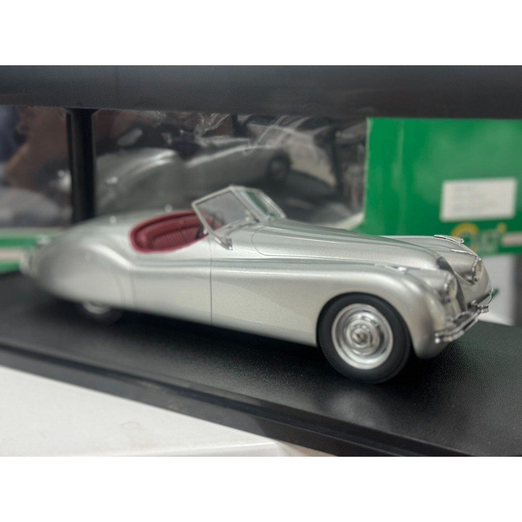 CULT 1/18 Jaguar XK120 OTS Metallic Silver Present ภาพชํารุดเล็กน้อย Real Shot ส่งเฉพาะก่อน 360 Real