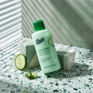 Boots Cucumber Moisturising Face Lotion 150Ml บู๊ทส์ คิวคัมเบอร์ มอยส์เจอร์ไรซิ่ง เฟซ โลชั่น 150มล.
