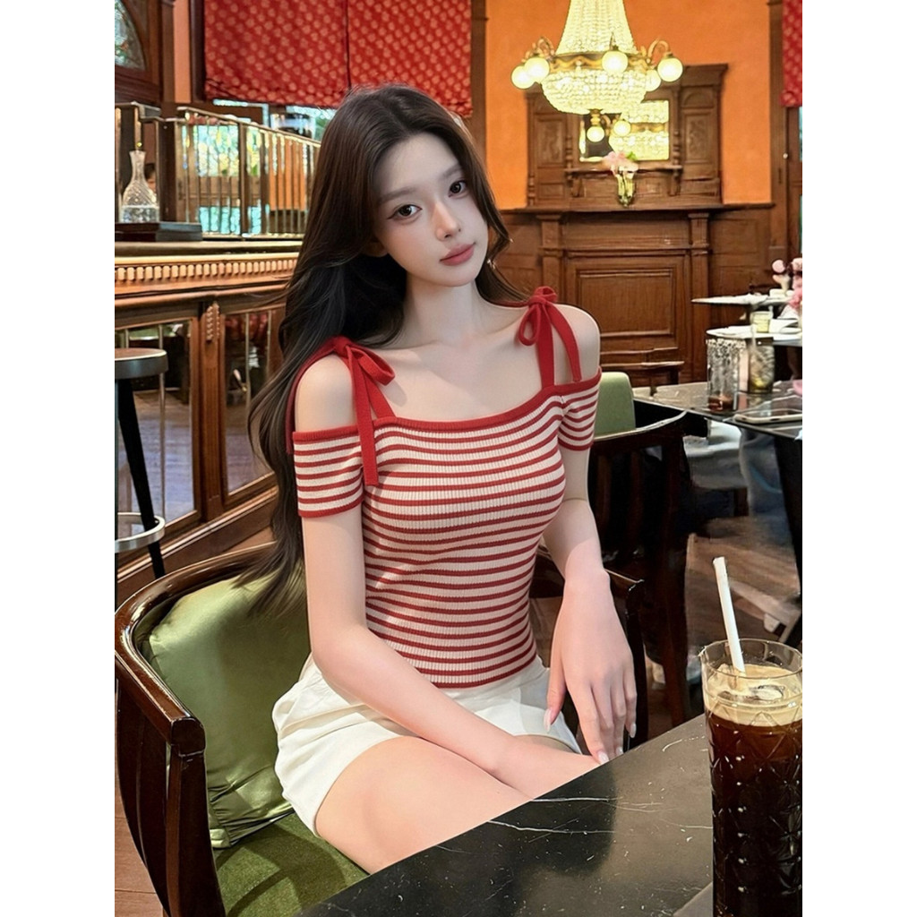 เสื้อถัก ผ้านุ่มนวล เสื้อเปิดไหล่ สายรัดผูกโบว์ ดีไซน์สวย สไตล์แฟชั่น