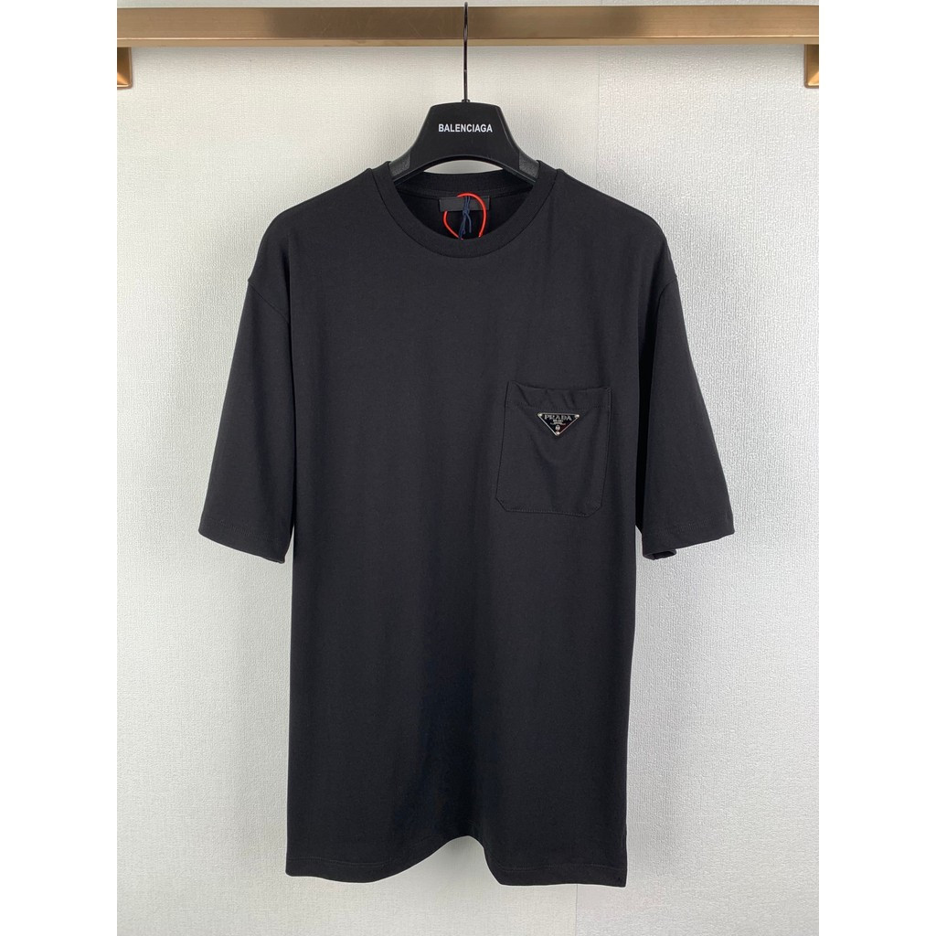 2026Prada/Prada ผู้ชายผู้หญิงเสื้อยืดพิมพ์เสื้อยืด Commuter เสื้อยืดอินเทรนด์ Fit Retro QZYU