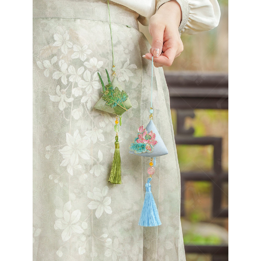 [Jinxi Pavilion] Qianli เทศกาลเรือมังกรปัก Halter คอ Lotus Wormwood ซองสามเหลี่ยม Zongzi ซอง