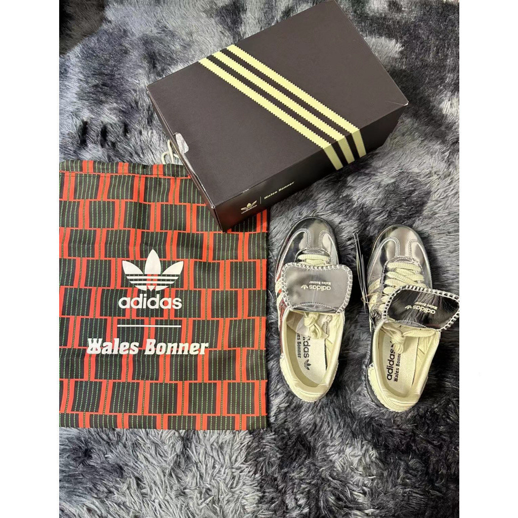 [สต๊อกพร้อม]Wales Bonner x originalsSamba รองเท้าผ้าใบผู้ชายและผู้หญิงสไตล์เดียวกันสีเงิน KVPU 470F 