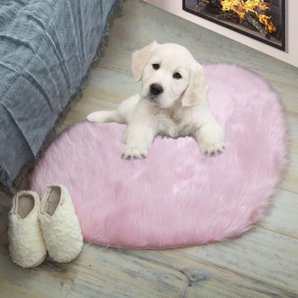 Non Slip Heart Area Rug Soft Faux Coat สําหรับห้องนอนและห้องนั่งเล่น Comfort Decor