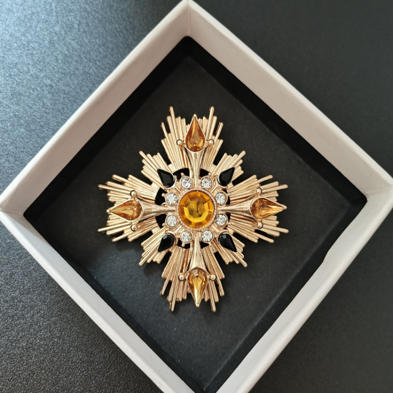 เข็มกลัดวินเทจสีทองประดับคริสตัล สำหรับเสื้อยกทรงของผู้ชายหรูหรา - รูปที่ 2