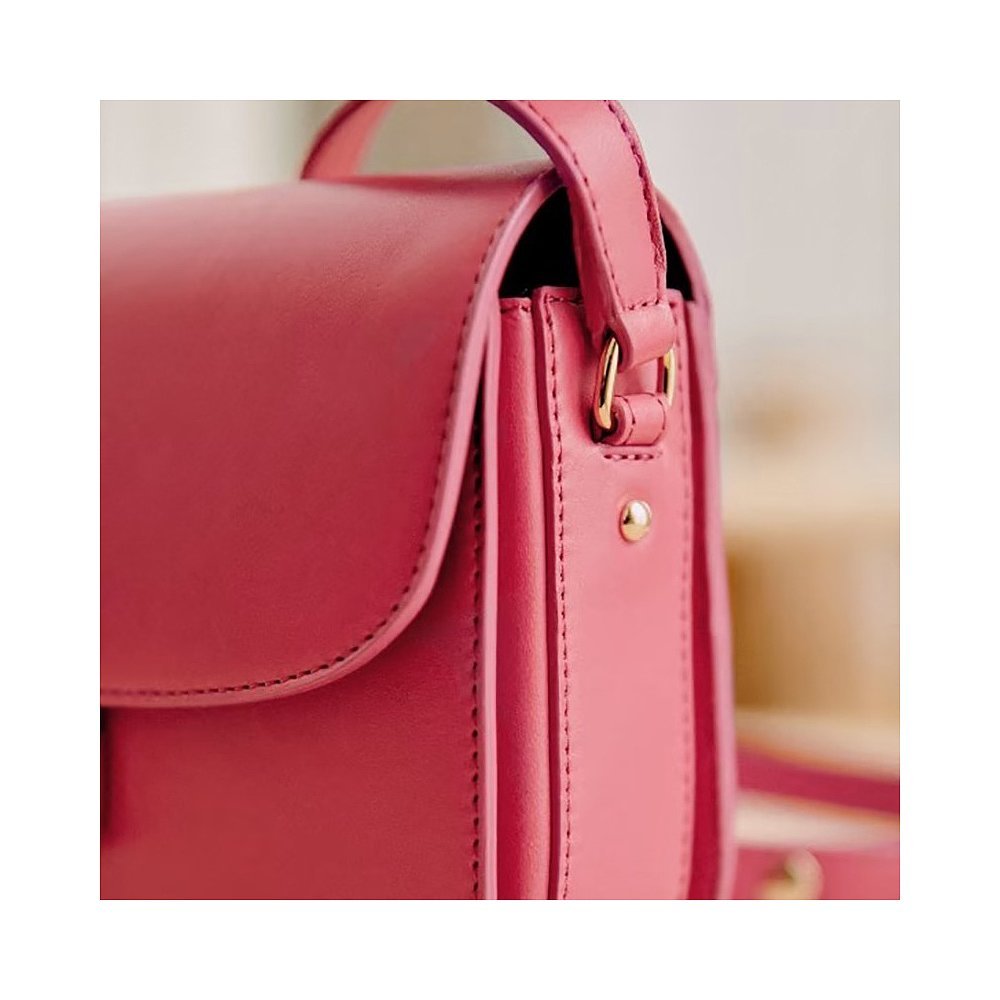 European Direct Mail SEZANE 23 กระเป๋าสะพายหนังสีชมพูขนาดเล็กสําหรับสุภาพสตรีสไตล์ใหม่