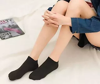 พร้อมส่ง!!ถุงเท้าข้อสั้นสีพื้น เนื้อนุ่มสบายเท้า ฟรีไซต์