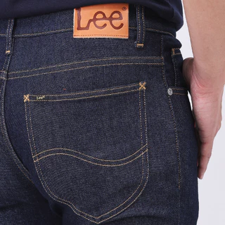 LEE กางเกงยีนส์ผู้ชาย เอวต่ำ ทรงเข้ารูป Ramone รุ่น LE S326MRAMF04 สียีนส์เข้ม
