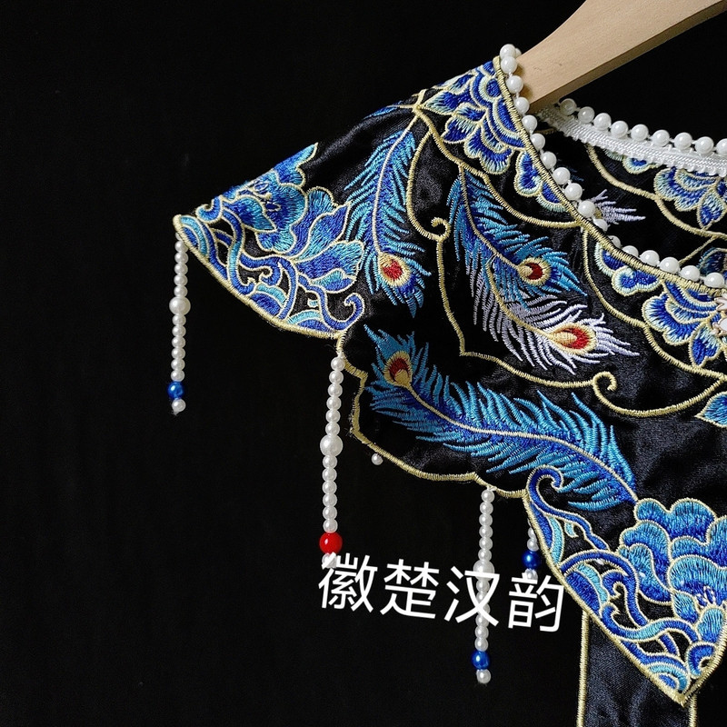 Hanfu Fengyu Cloud ไหล่ด้านล่างสีดําปักกระโปรงหน้าม้าชุดปริญญาตรีสไตล์จีนใหม่ผ้าคลุมไหล่ทุกการแข่งขั