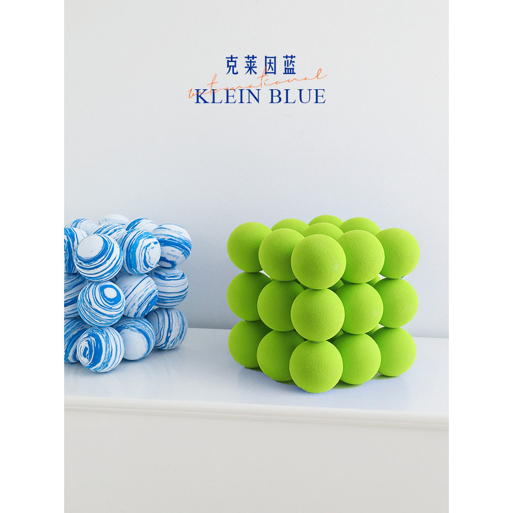Ball Rubiks Cube เครื่องประดับอุปกรณ์ประกอบฉากภาพ Klein Blue Ball เรขาคณิต Nordic Creative Home ตกแต