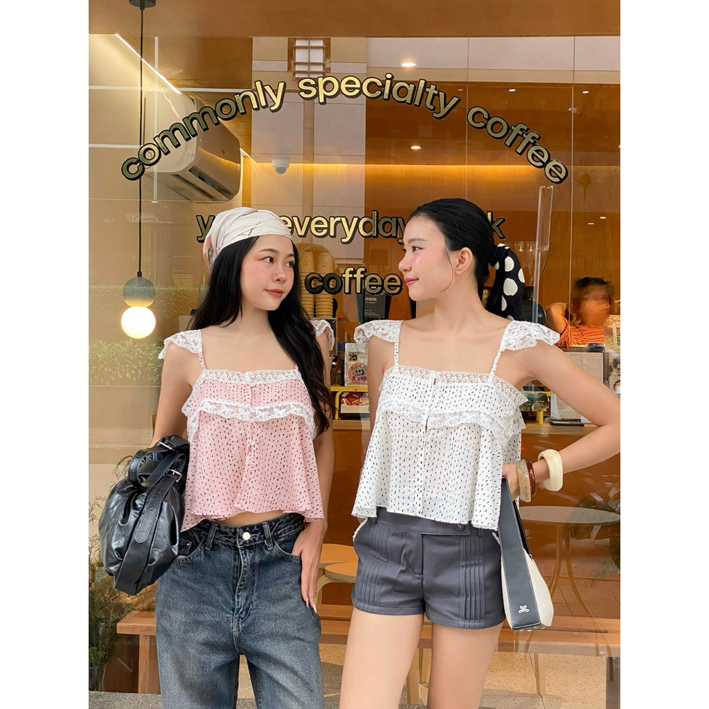Peppy top เสื้อสายเดี่ยวแต่งลูกไม้ลายจุด แขนระบาย / dressylismm