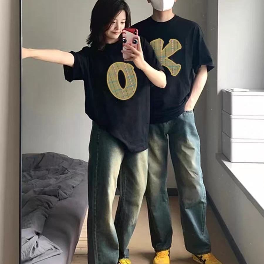 时尚单品纯棉小众同色系情侣装OK格子印花短袖2025新款夏季潮牌高级感T恤Fashionable and beautiful clothing