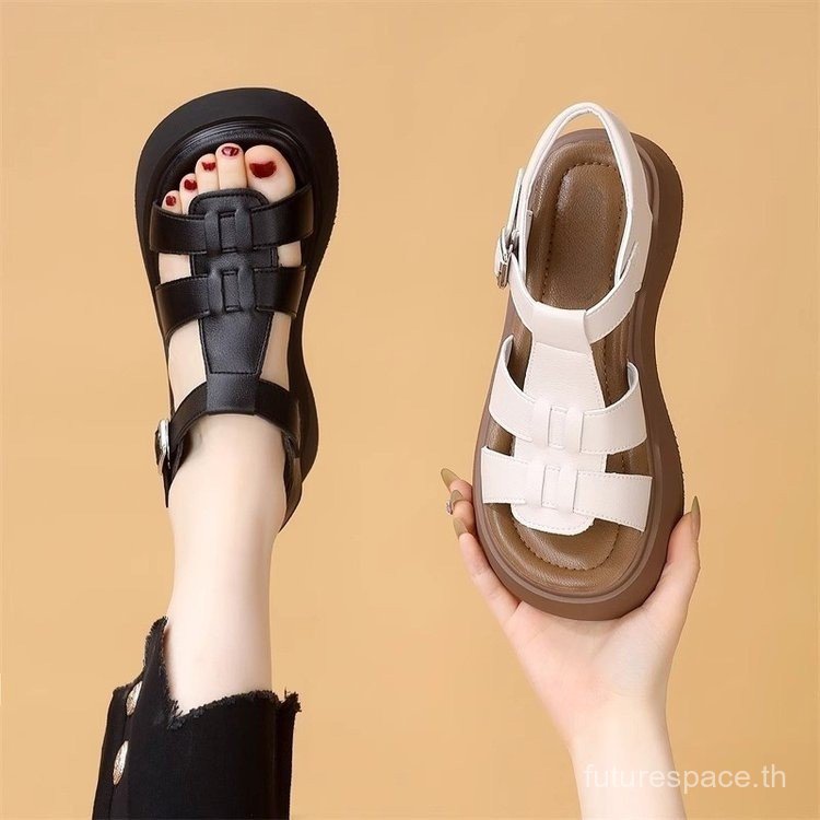 รองเท้าแตะผู้หญิงสำหรับฤดูร้อน ดีไซน์โรมัน trend ใหม่ สวมใส่สบายตลอดวัน เหมาะสำหรับเดินเล่นชายหาดและการออกไปข้างนอก