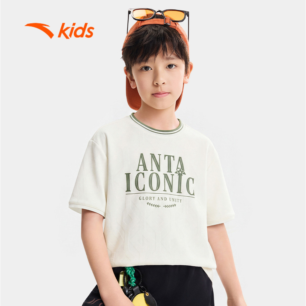 Anta Kids เสื้อยืดแขนสั้นสําหรับเด็กผู้ชายอายุ 10-14 ปี Iconic Cool, Active Fashion 3526C8103