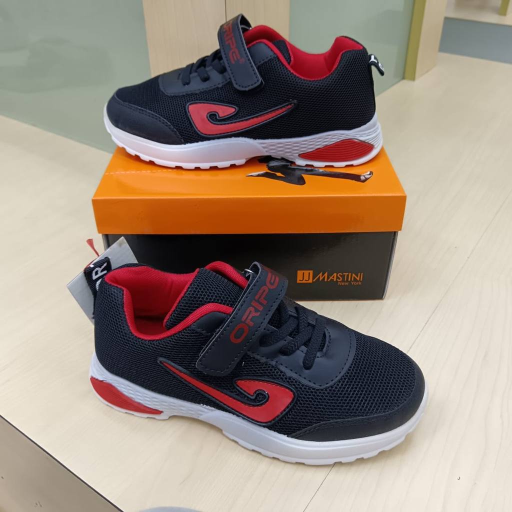 Degrees Kids รองเท้าวิ่งกันลื่นน้ําหนักเบา สีดํา KE419 SIZE 32-37
