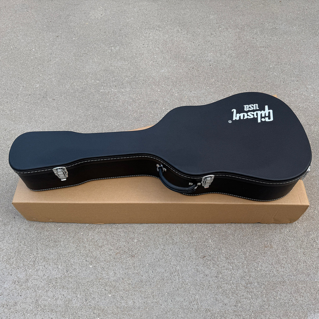 Locked J-45 Standard Acoustic Guitar Case เคสเปียโน 137cm Gibson Guitar Case