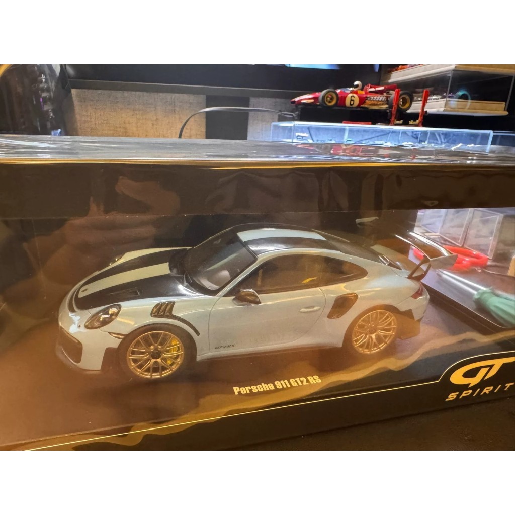 [สต๊อกพร้อม] GT Spirit 1: 18 Porsche Porsche 911 (991.2) GT2 RS WEISSACH PACKAGE GULF BLUE Bay BLUE 