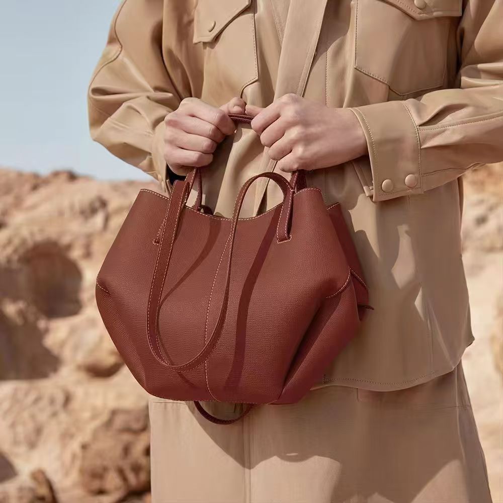 Polene Wing Bag รูปแบบใหม่ Cyme Polene Leather Tote Handbag ความจุขนาดใหญ่ Commuter Female Bag