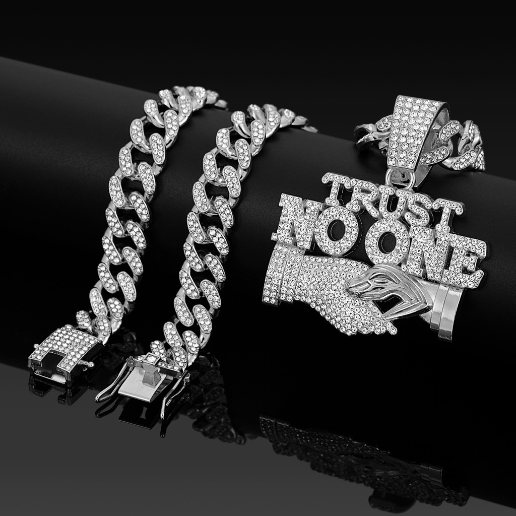 2 ชิ้น Mens Iced Out Trust No One จี้ Cuban Chain สร้อยข้อมือชุดทองเงิน Hip Hop Bling เครื่องประดับ