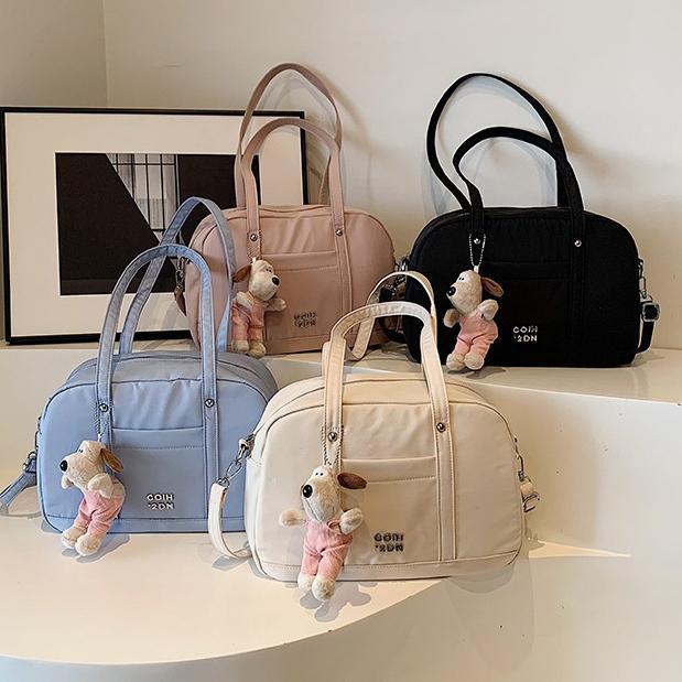 มี 2 สาย กระเป๋าสะพายข้างผู้หญิง รุ่น Valley CON  เเถมฟรีตุ๊กตาห้อย มี 5สีผ้ากันน้ำ