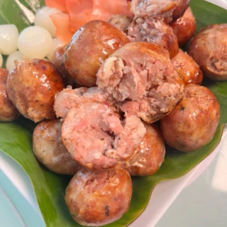 ไส้กรอกอีสาน[หมูล้วน]ไขมันต่ำ รสชาติพรีเมี่ยม ไม่ใส่สารทุกชนิด (เปรี้ยวที่ปลายทาง)