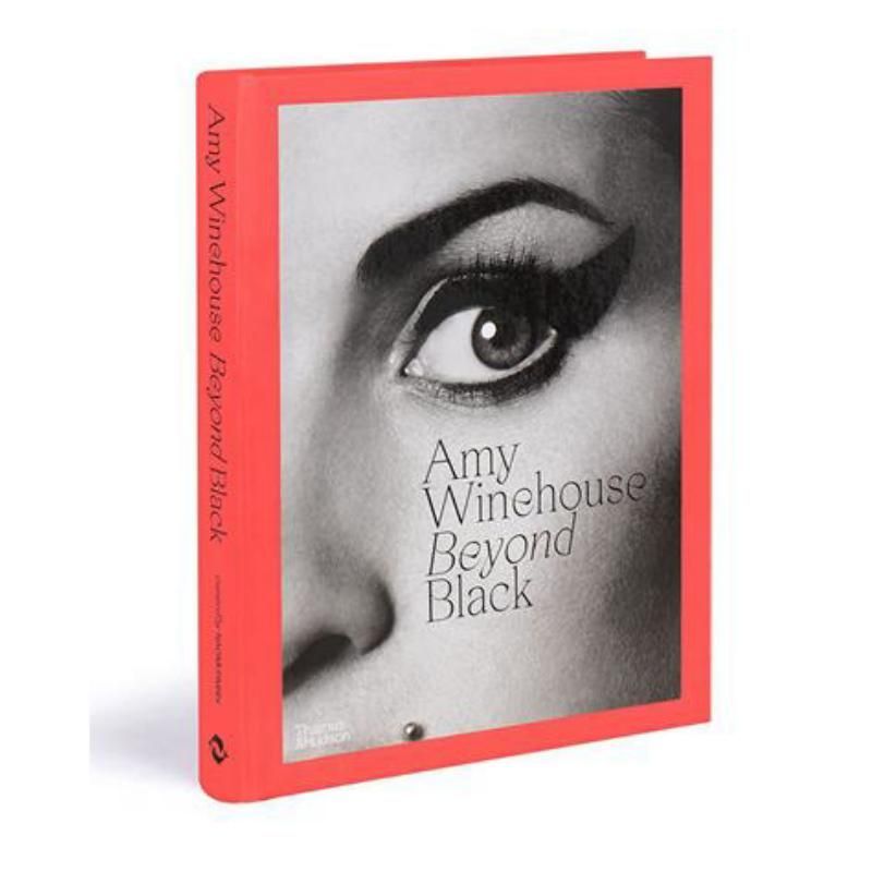 Amy Winehouse: Beyond Black นําเข้าศิลปะ Amy Winehouse: เหนือความมืด หนังสือ T & H