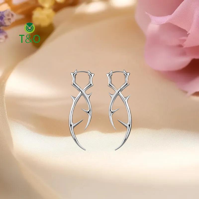 T & O Punk Goth Hip Hop ไม่สม่ําเสมอ Thorn Dangle Drop ต่างหู Cool สําหรับผู้หญิงผู้ชายต่างหู Charms