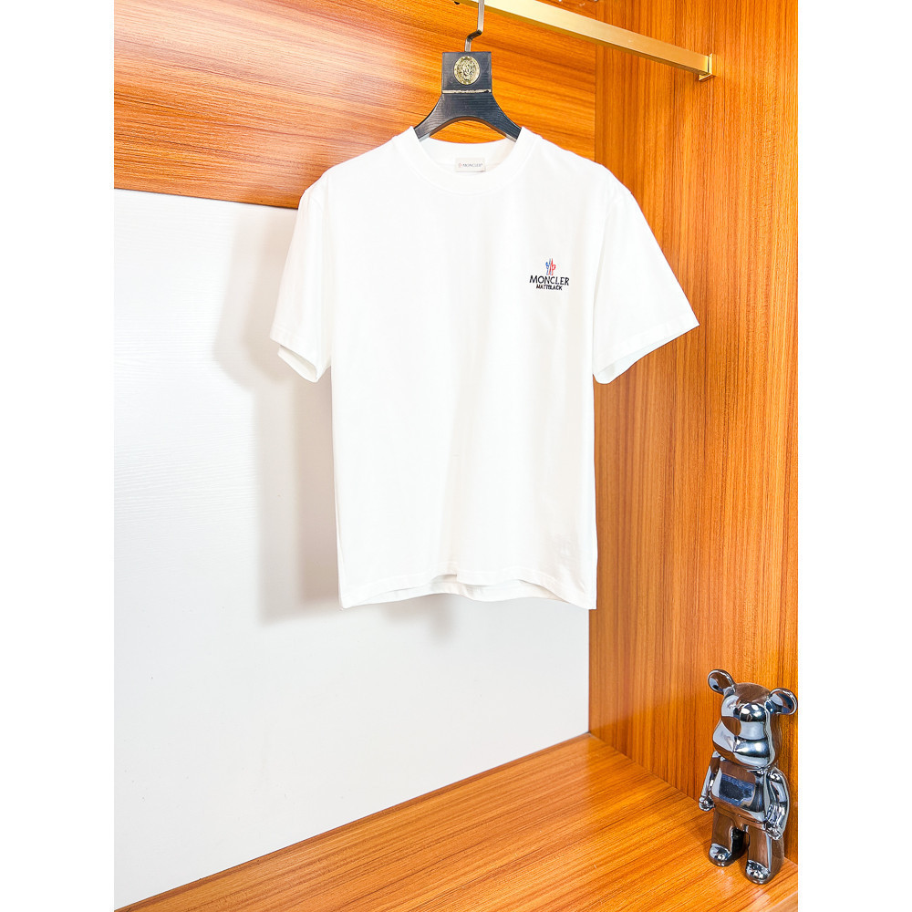 Moncler/Mengkou 2026 คลาสสิกรอบคอแขนสั้นเสื้อยืดผู้ชายผู้หญิงสไตล์ด้านในด้านหน้าไหล่ Slim-Fit Creati