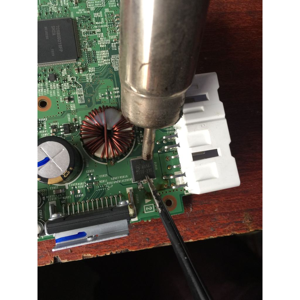 SI70-27F ST70-27F บอร์ดคอมพิวเตอร์ในรถยนต์นําเข้าชิป IC