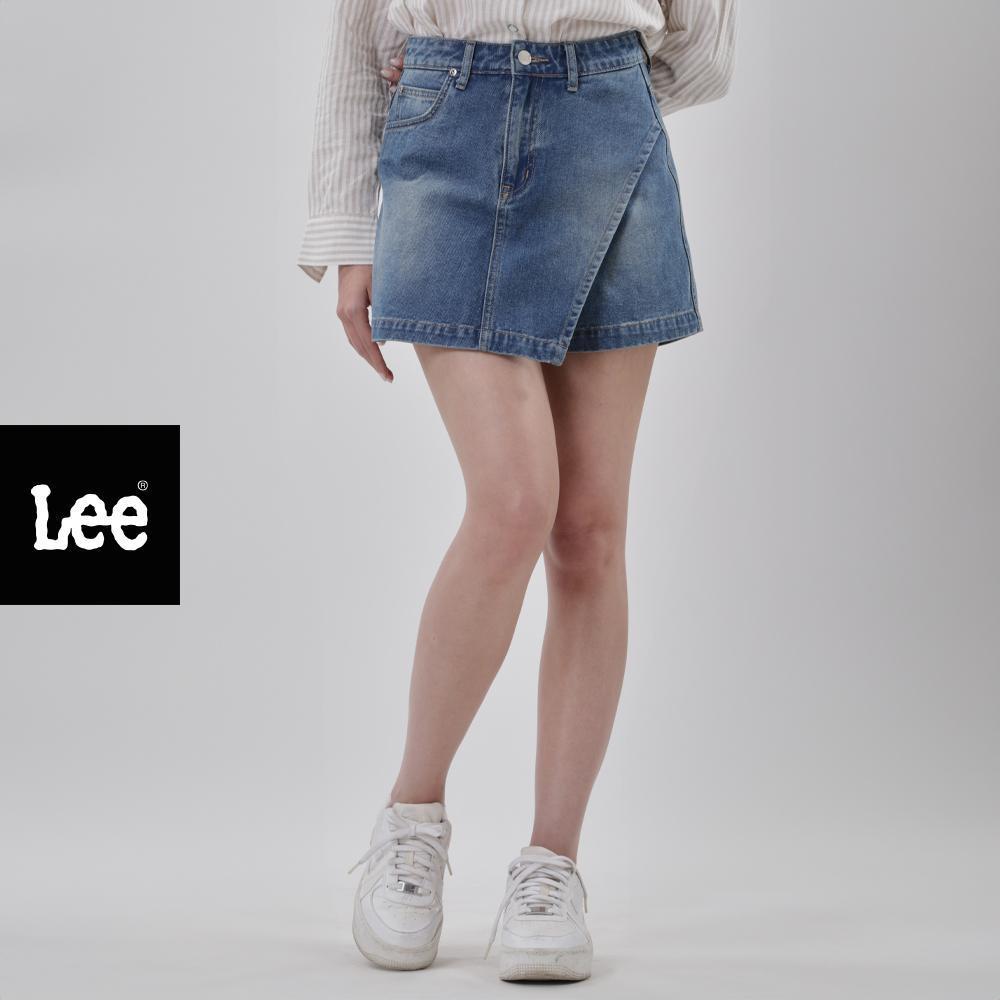 LEE กระโปรงกางเกงขาสั้นผู้หญิง รุ่น LE S226WSKON31 สียีนส์กลาง