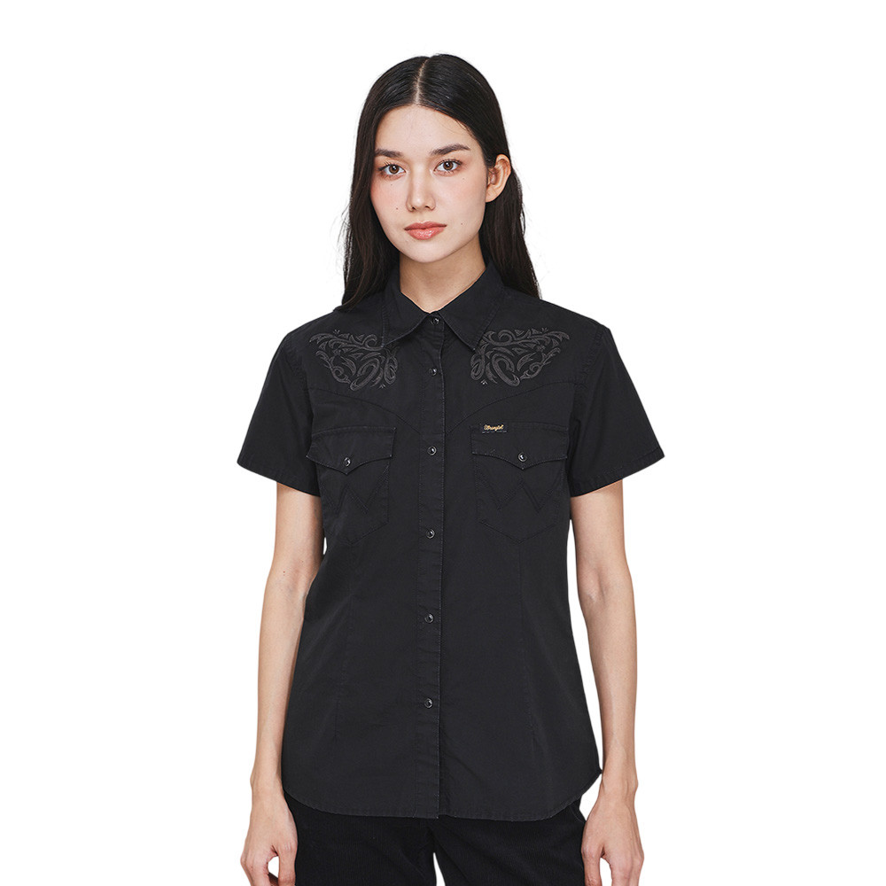 WRANGLER เสื้อเชิ้ตแขนสั้นผู้หญิง คอลเลคชั่น Beyond Indigo รุ่น WR S426WSHSN26 — صورة 2